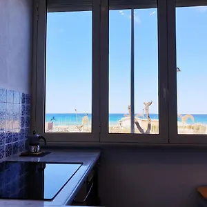  Appartamento Fronte Mare A Italia